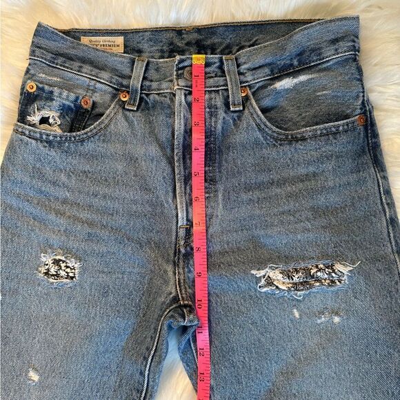 Women’s 501 Levi’s - Picture 5 of 12